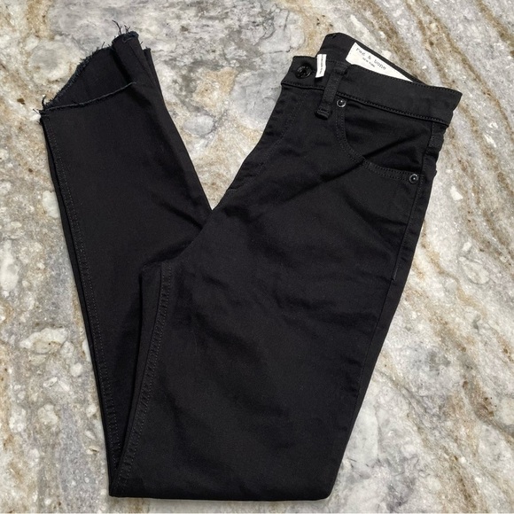 Rag & bone Nina High-Rise Skinny Black Hampton
Slim Fit Ankle Black Jean size 26 - Picture 3 of 14